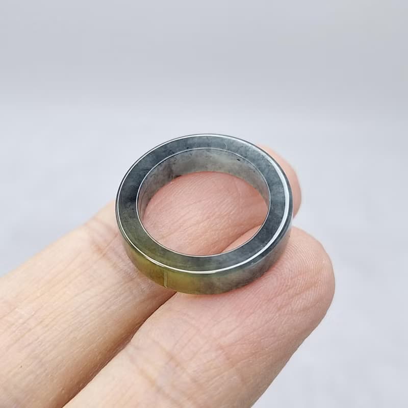 冰膠烏雞戒指 玉戒 國際圍8 內徑15.1 | 天然緬甸玉A貨翡翠