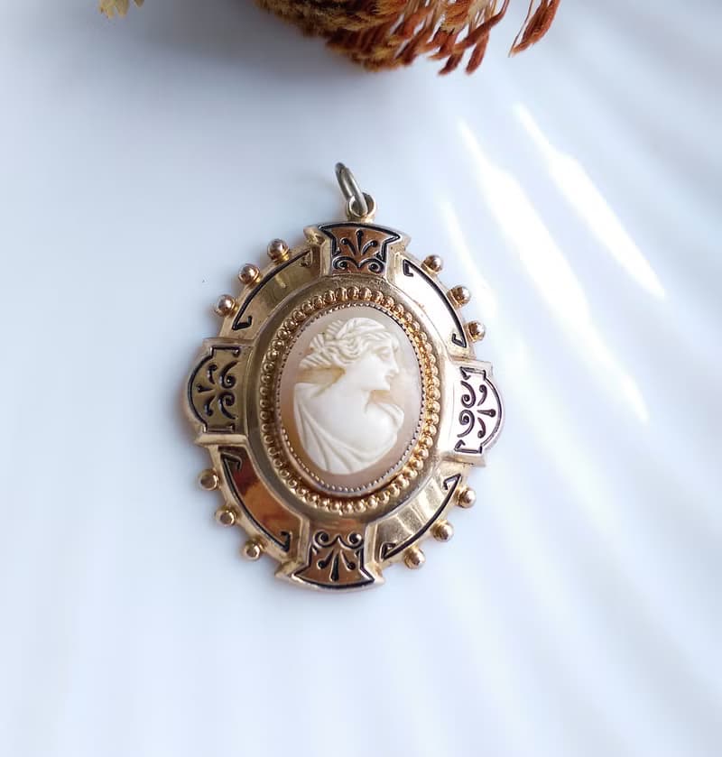 【西洋古董飾品 】古典 Cameo 貝雕 仕女 項鍊墜