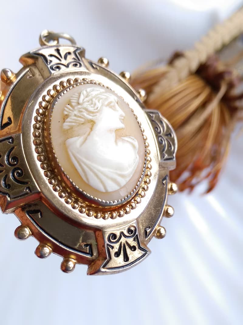 【西洋古董飾品 】古典 Cameo 貝雕 仕女 項鍊墜