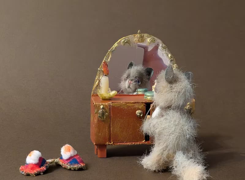 Kitten Peak. 6 cm.Crocheted miniature