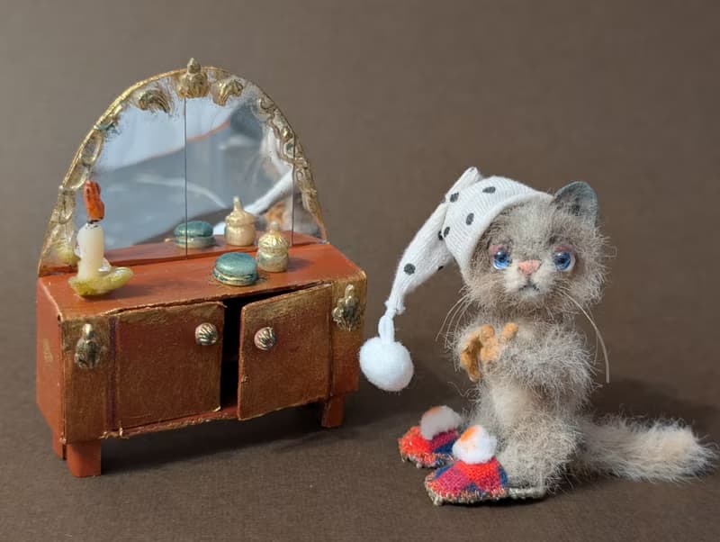 Kitten Peak. 6 cm.Crocheted miniature