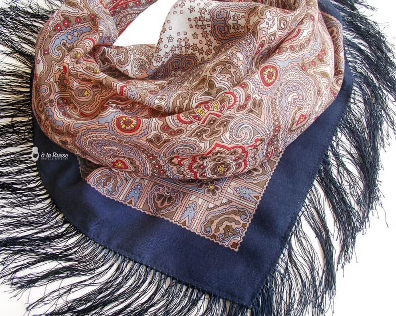 Authentic Pavlovo Posad Russian Shawl Scarf Soft 100% Wool 89x89 cm 543-15