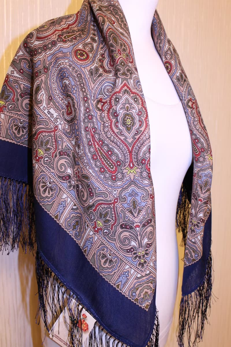 Authentic Pavlovo Posad Russian Shawl Scarf Soft 100% Wool 89x89 cm 543-15