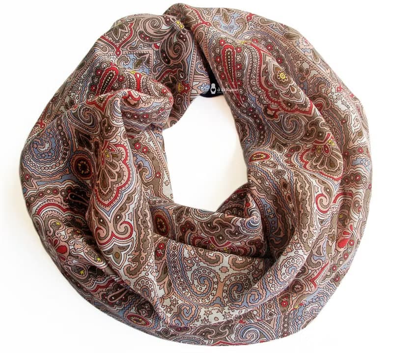 Authentic Pavlovo Posad Russian Shawl Scarf Soft 100% Wool 89x89 cm 543-15