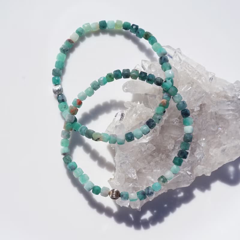 母岩つきエメラルドの一連ブレスレット　夏嶺 かれい