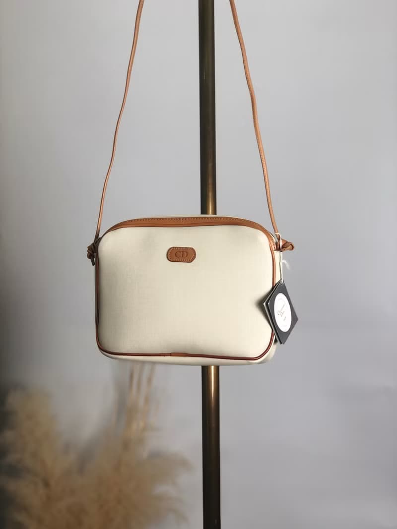 【 日本直送　名牌中古包 】Christian Dior クリスチャン ディオール ロゴ ショルダーバッグ ホワイト キャンバス vintage xi7jwf