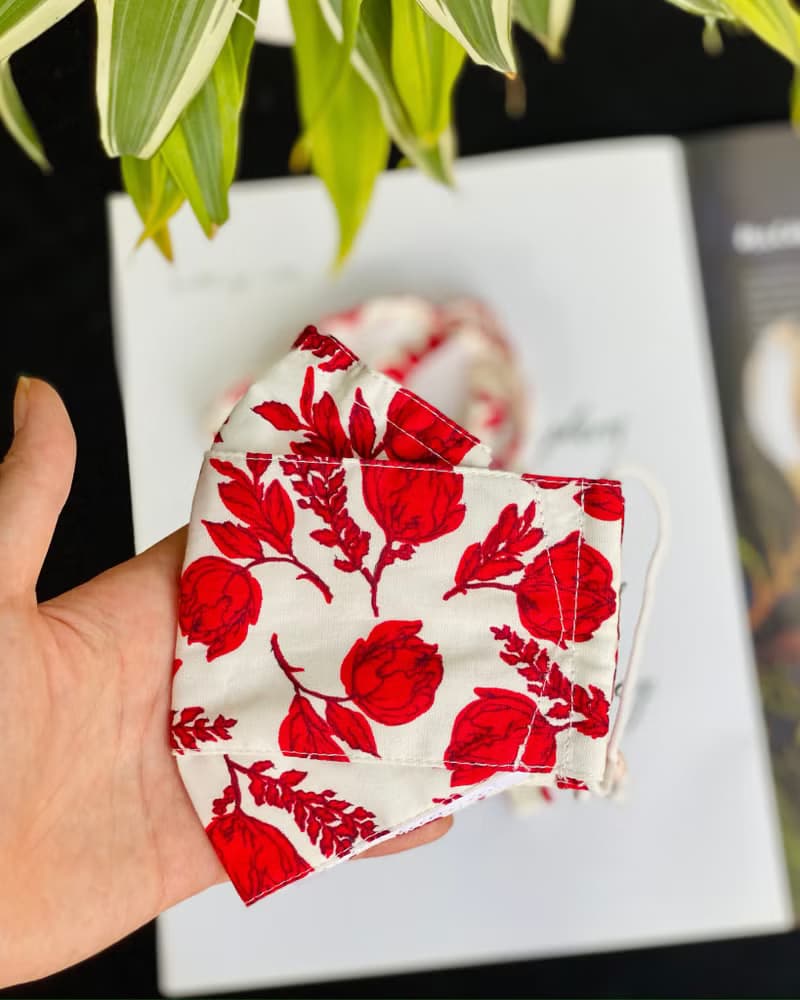 Rose facemask with removable strap - handmade 4 layers 100% double yarn cotton