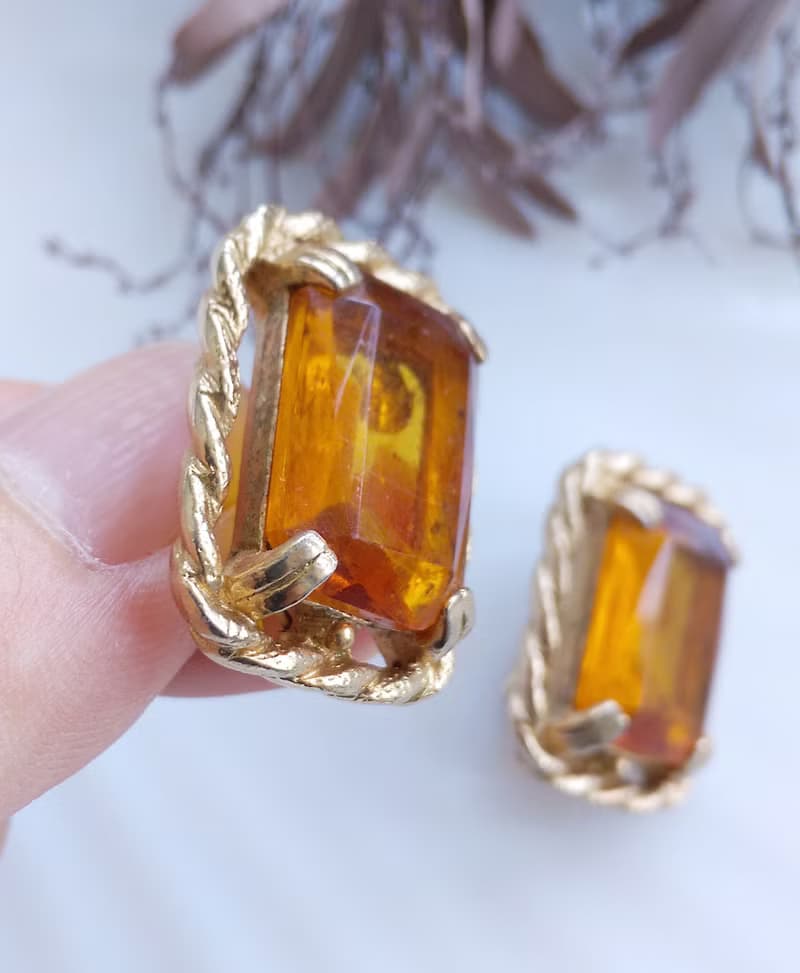 Vintage Jewelry  西洋古董飾品 SARAH COV Wild Honey 夾式耳環