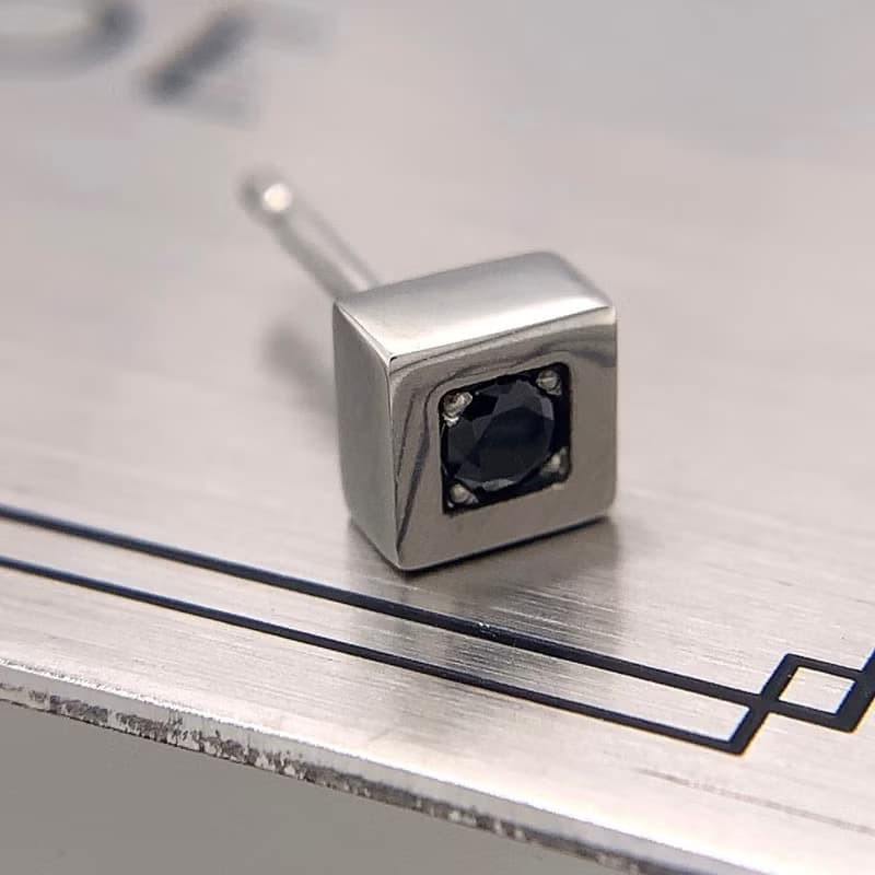 黒/シルバー925 ピアス/片耳用/シンプル/シルバーアクセサリー メンズ/男性プレゼント/pe53