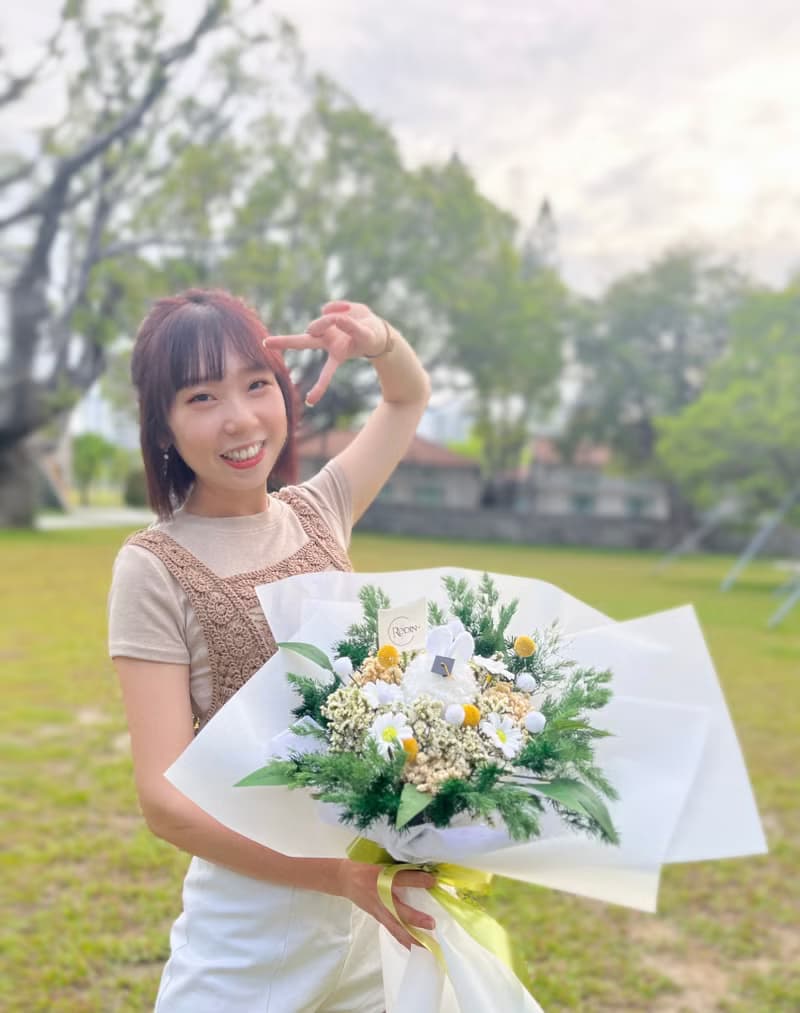 絨毛兔兔森林系畢業花束