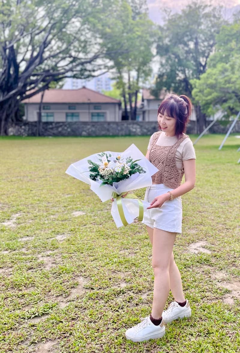 絨毛兔兔森林系畢業花束