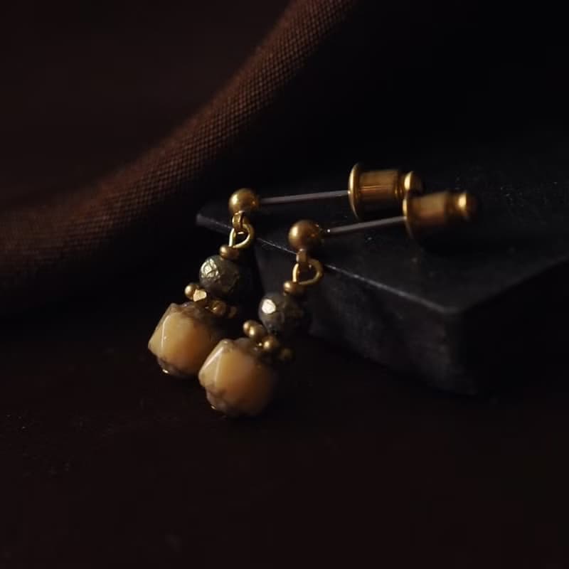簡約古董玻璃珠耳環 牛奶糖色