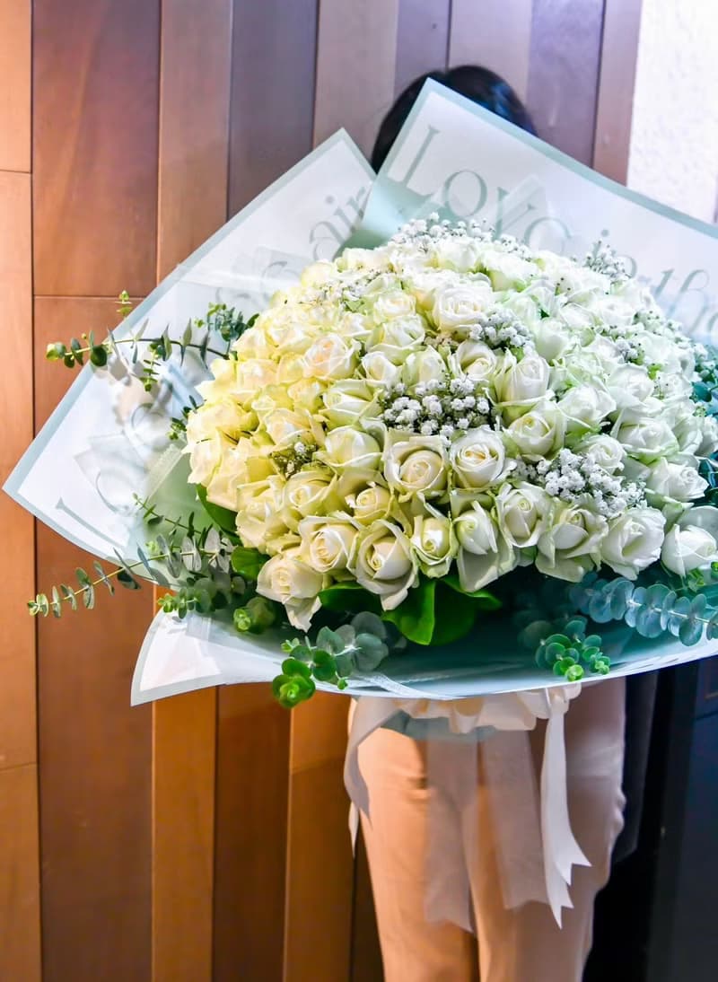 2025新款-情人花束-100朵玫瑰
