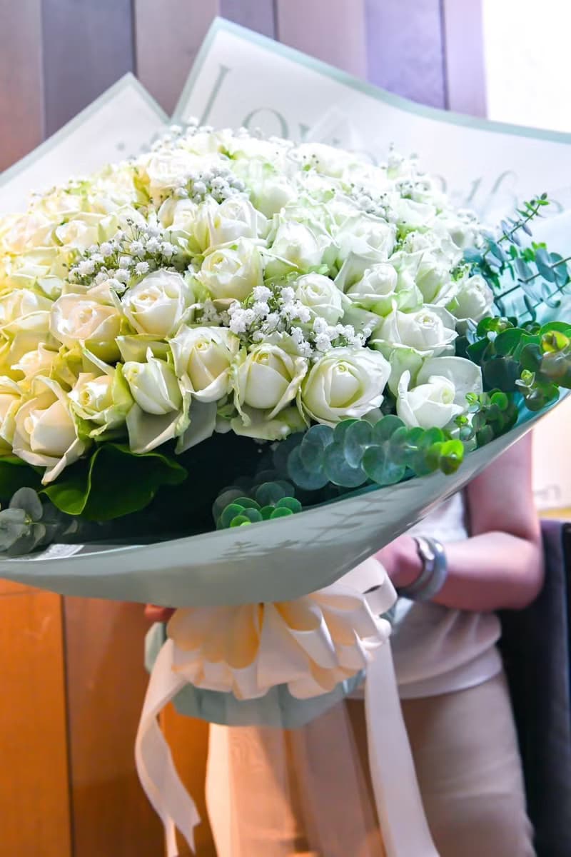 2025新款-情人花束-100朵玫瑰