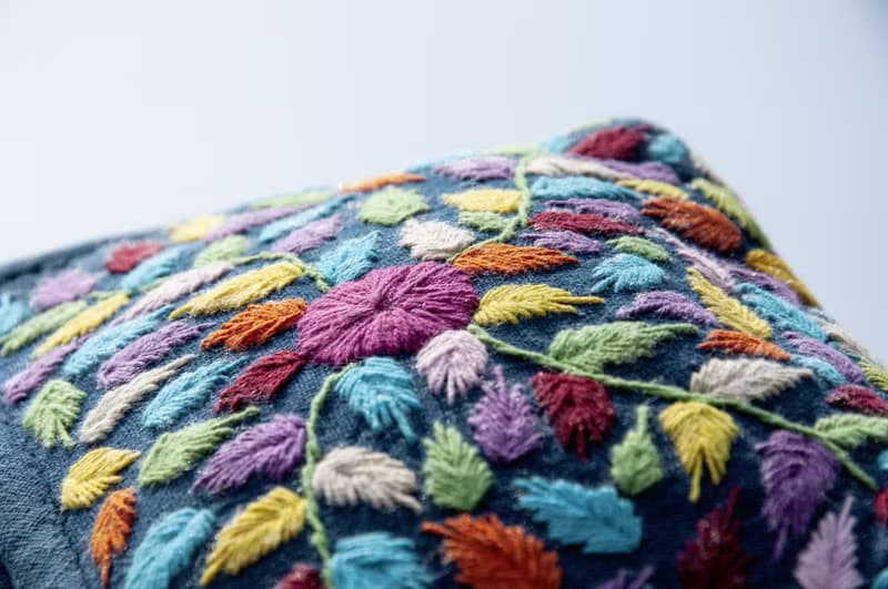手縫純棉布側背包/刺繡斜背包/刺繡肩背包/indigo手縫藍染包-花朵