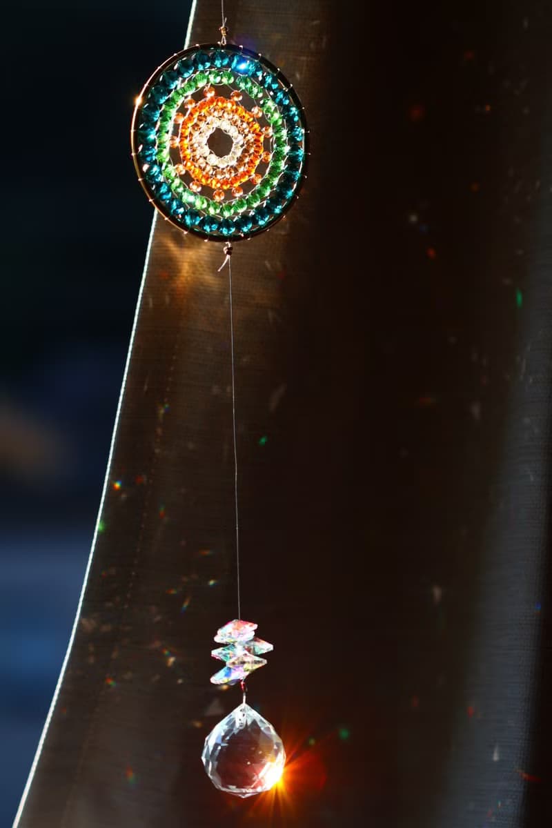 光のプレゼント　アースカラーの曼荼羅サンキャッチャー