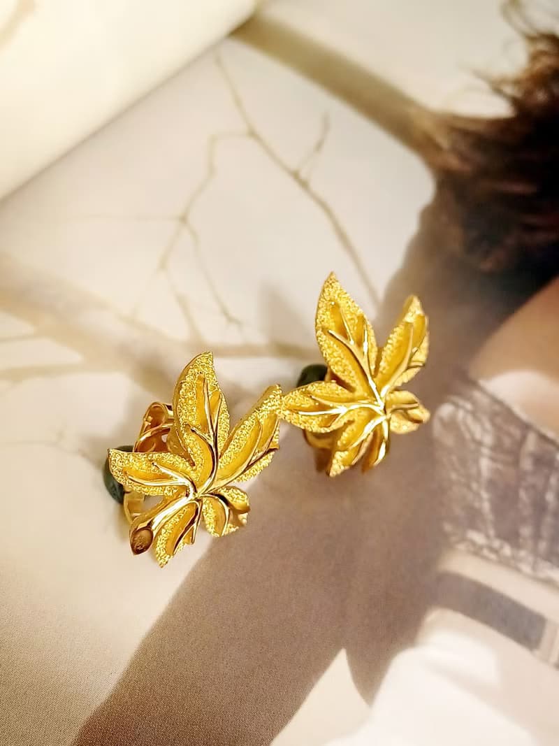 vintage jewelry Trifari 優雅金色浮雕紋理葉形 夾式耳環