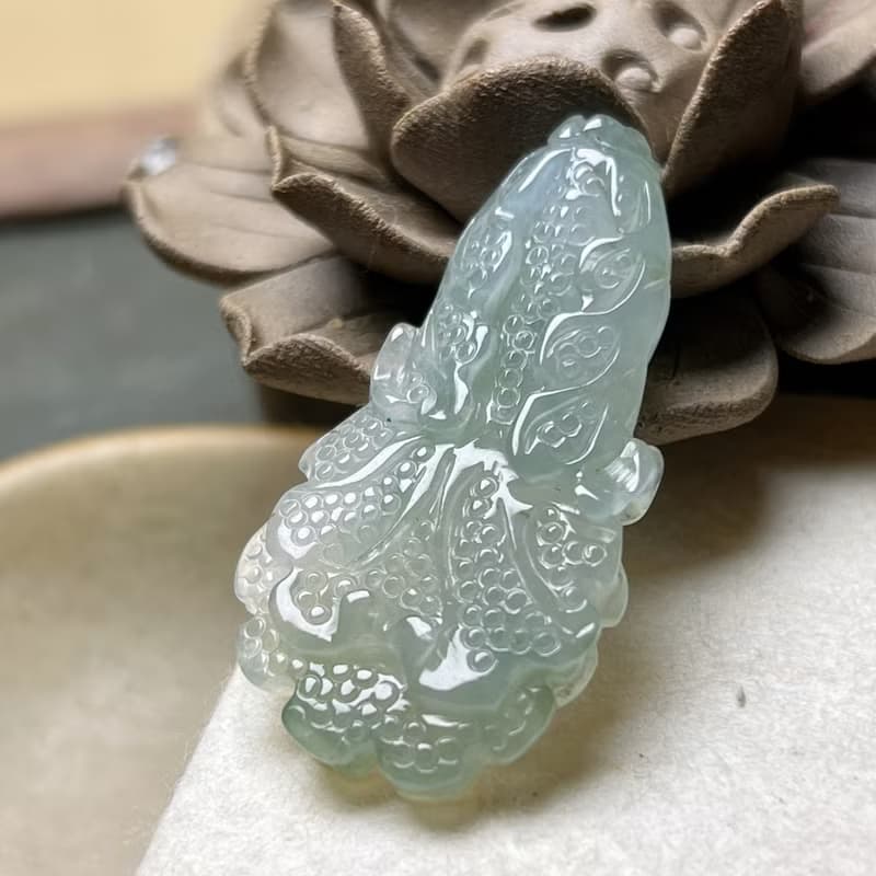 冰種翡翠巧雕白菜 | 天然緬甸玉A貨翡翠 | 送禮
