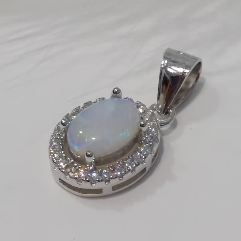 水鑽鑲嵌天然彩蛋白石項鍊