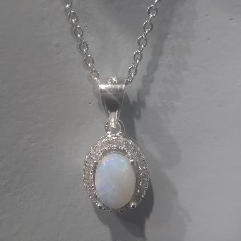 水鑽鑲嵌天然彩蛋白石項鍊