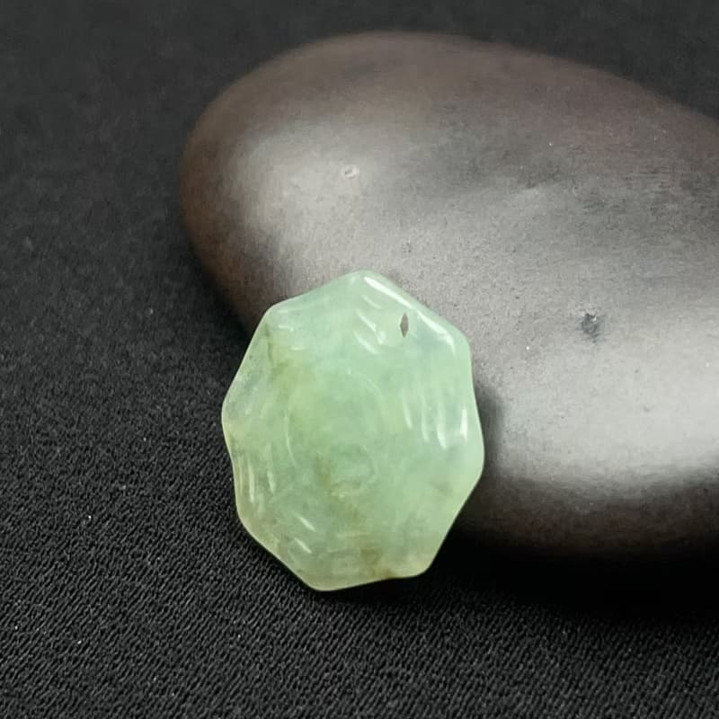 冰綠翡翠八卦吊飾 | 天然緬甸玉翡翠A貨