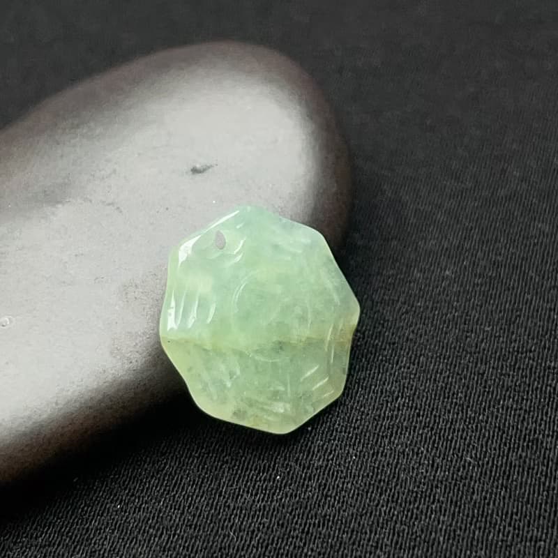 冰綠翡翠八卦吊飾 | 天然緬甸玉翡翠A貨