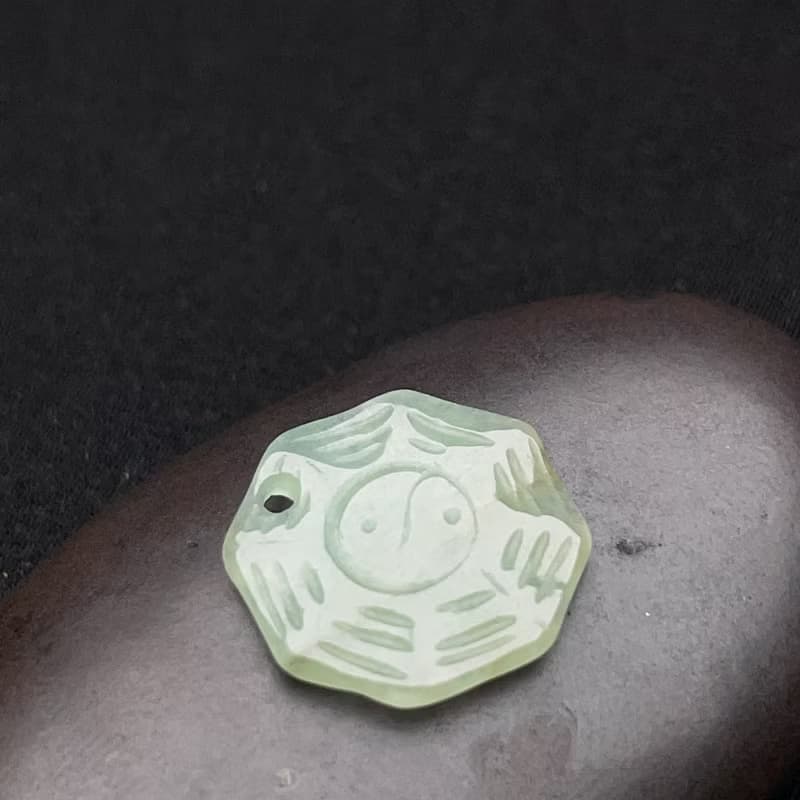 冰綠翡翠八卦吊飾 | 天然緬甸玉翡翠A貨