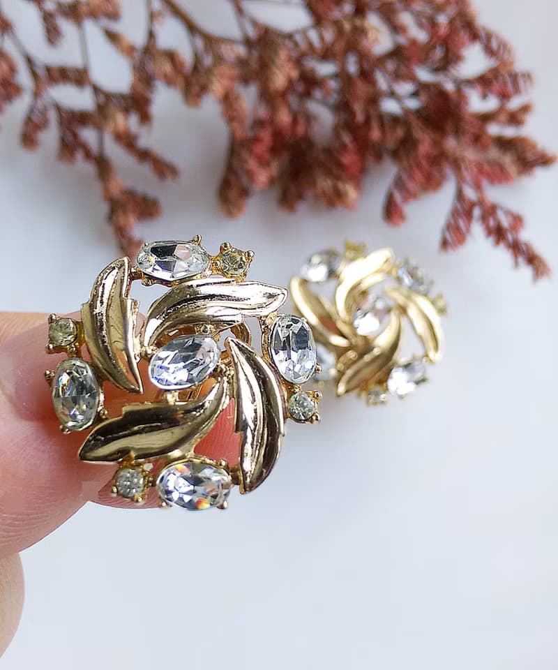 Vintage Jewelry 西洋古董飾品 TRIFARI 金葉 華麗風情 夾式耳環