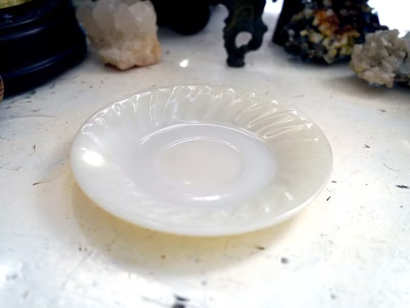 美國中古FIRE KING灰白玉色扭紋花邊茶杯碟子小食碟古董玻璃餐具