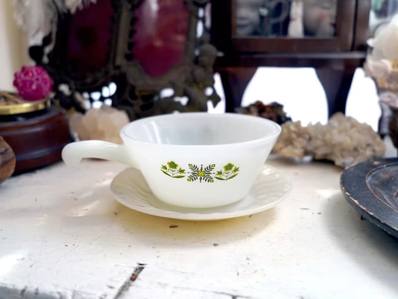 美國中古FIRE KING灰白玉色扭紋花邊茶杯碟子小食碟古董玻璃餐具