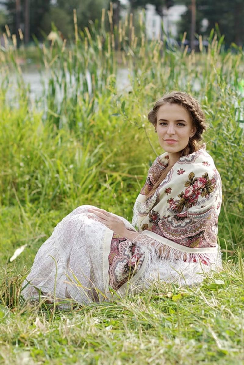 Russian Shawl Pavlovo Posad 100% Wool Scarf Wrap High Quality 125x125 cm 527-1