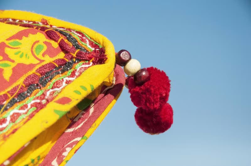 手工刺繡斜背包 民族風包 側背包 肩背包 手工包 刺繡包-黃色花朵
