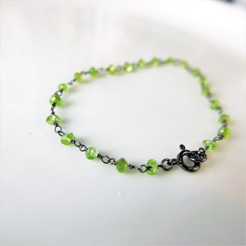 【買一送一】 || 8月誕生石 ||  橄欖石灰黑  925銀 誕生石細手鍊