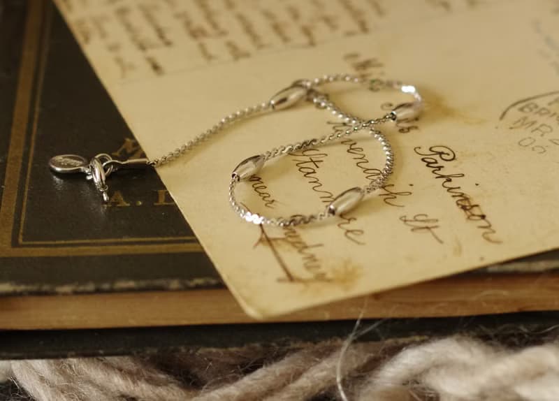 -古董可愛銀色小豆豆手鍊手環  AVON BR203