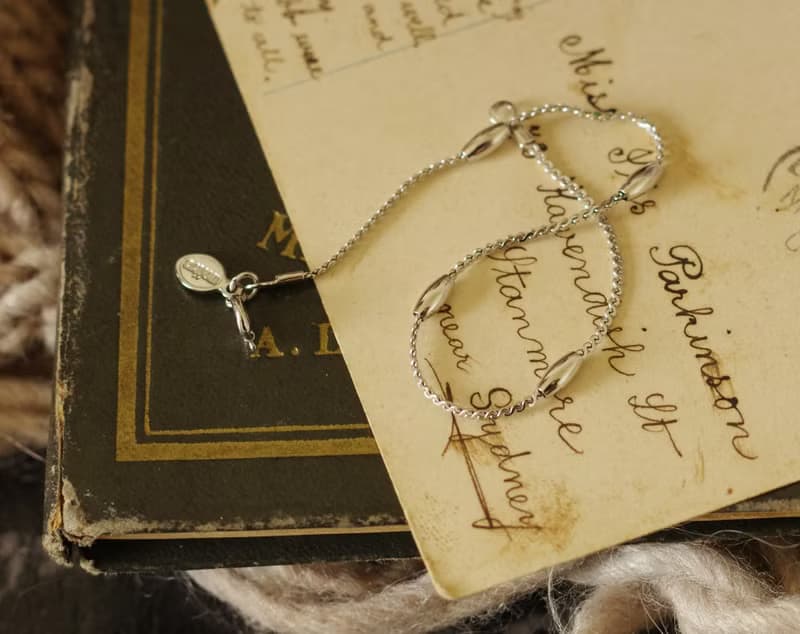 -古董可愛銀色小豆豆手鍊手環  AVON BR203