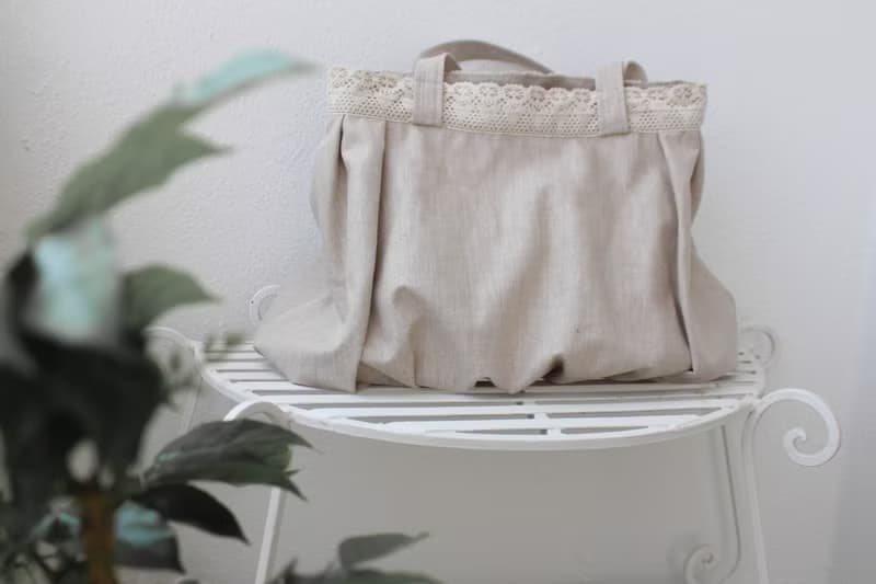 CECILE Classic Lace Handbag / Handmade / EB-639