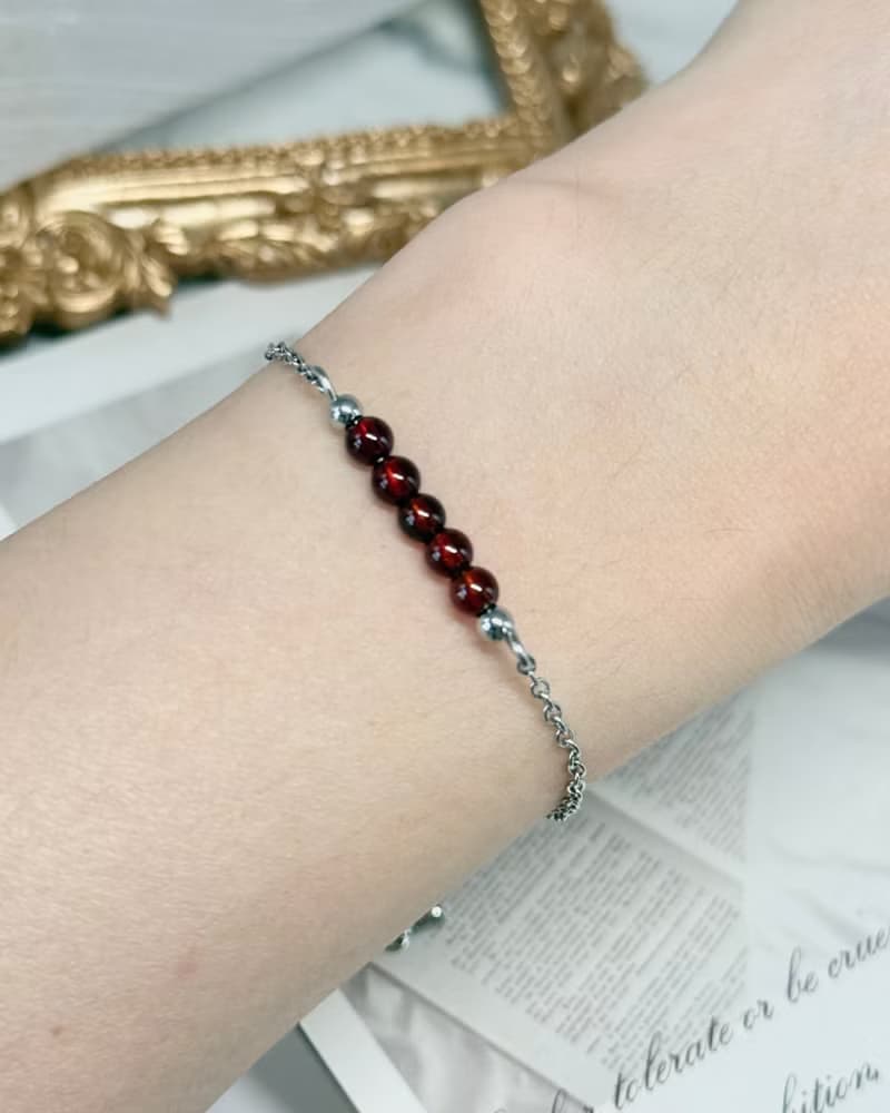 極細氣質紅石榴手鍊 - 醫療鋼/紅石榴石/絲滑可調式鍊
