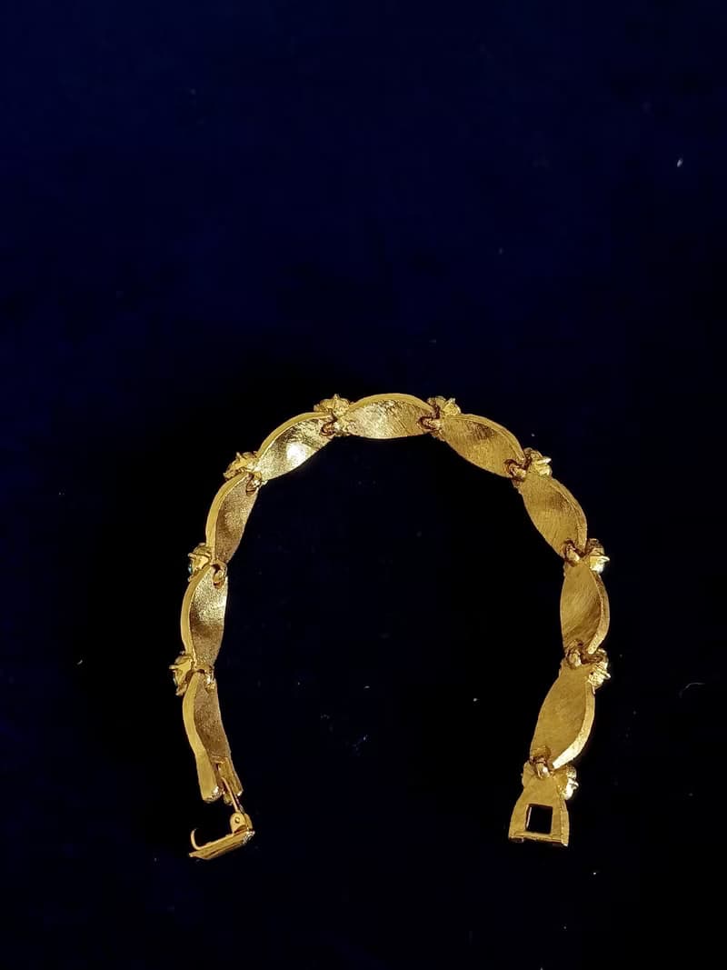 vintage jewelry  Trifari 金色緞帶藍色萊茵石小花 手鍊