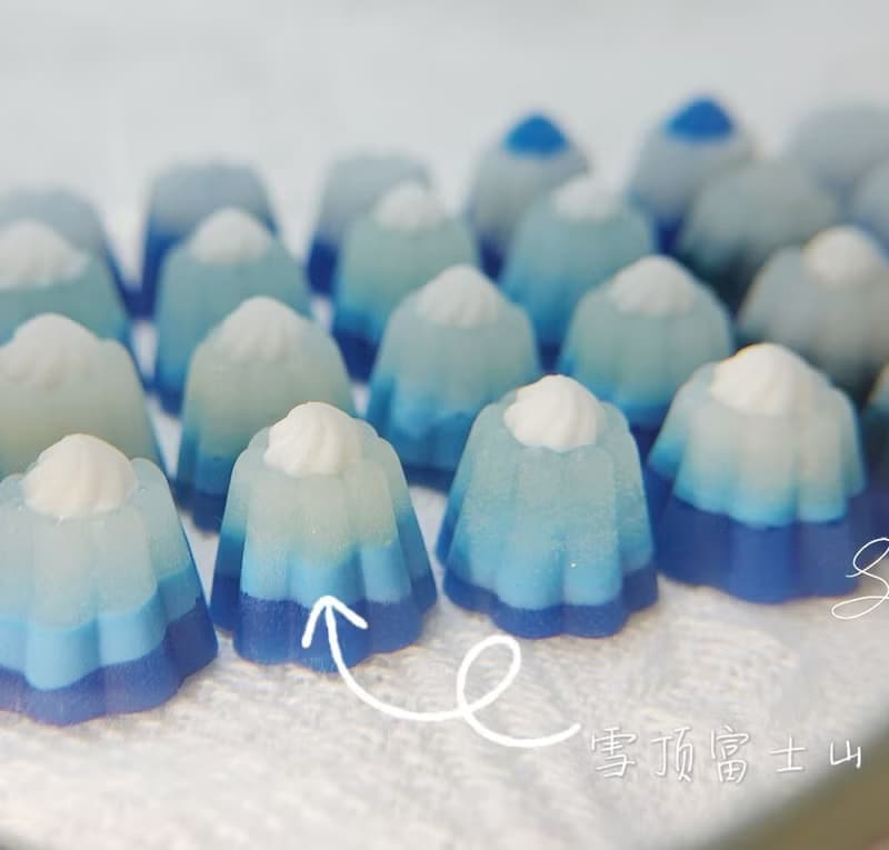 食品级硅胶模具单个高度约1.9CM-2CM底部直径约1.3CM