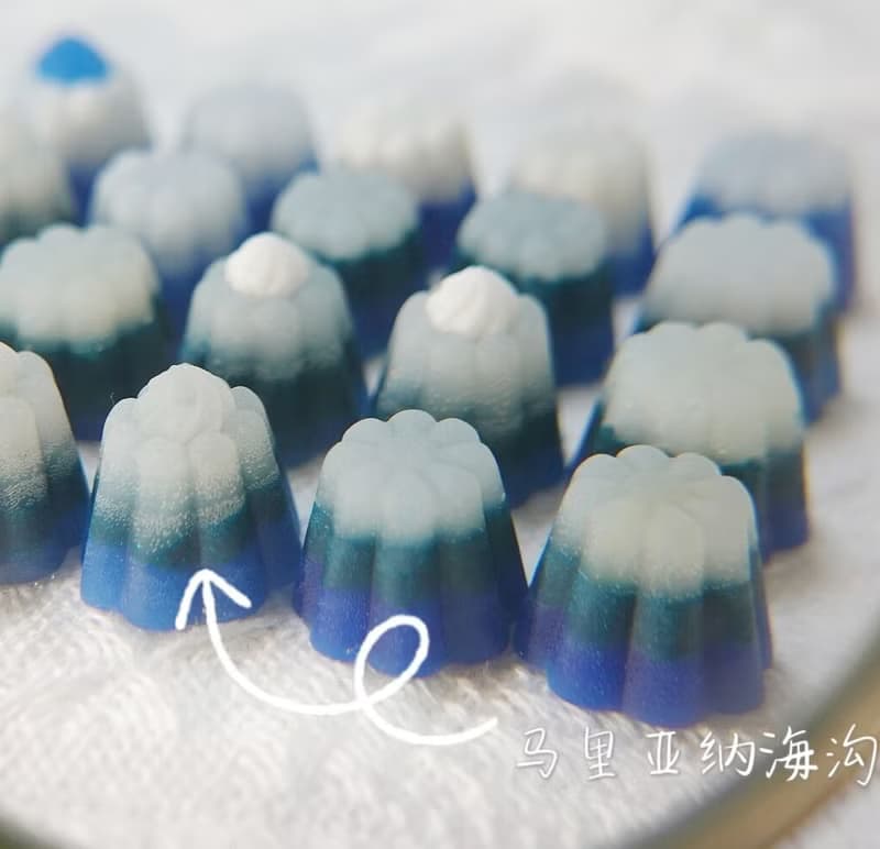 食品级硅胶模具单个高度约1.9CM-2CM底部直径约1.3CM