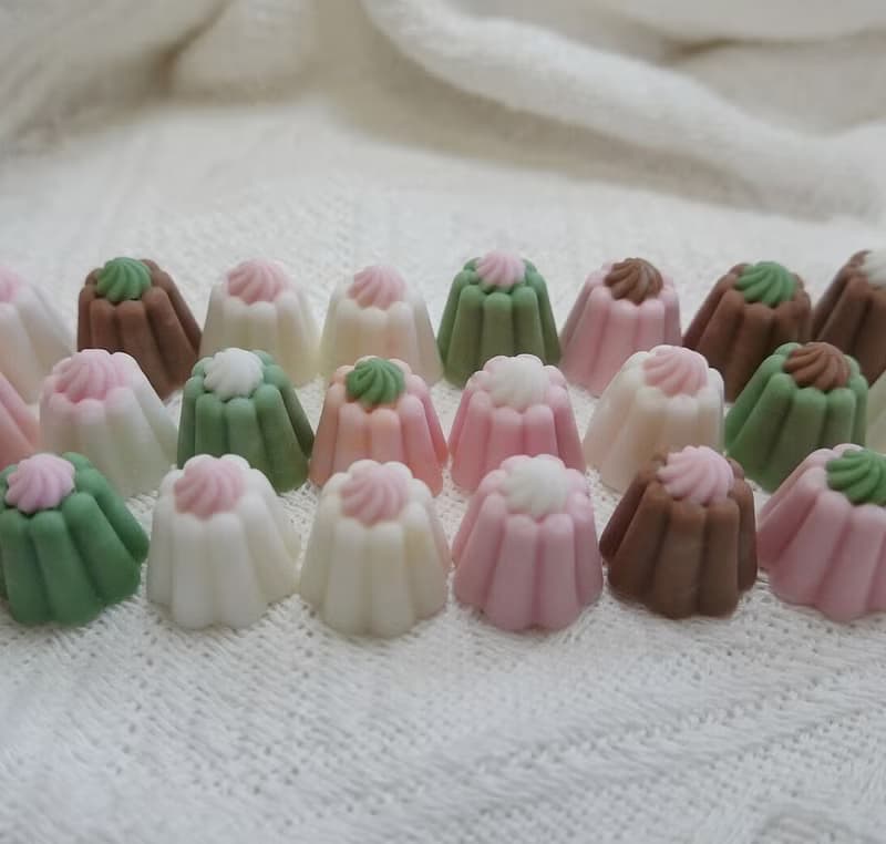 食品级硅胶模具单个高度约1.9CM-2CM底部直径约1.3CM