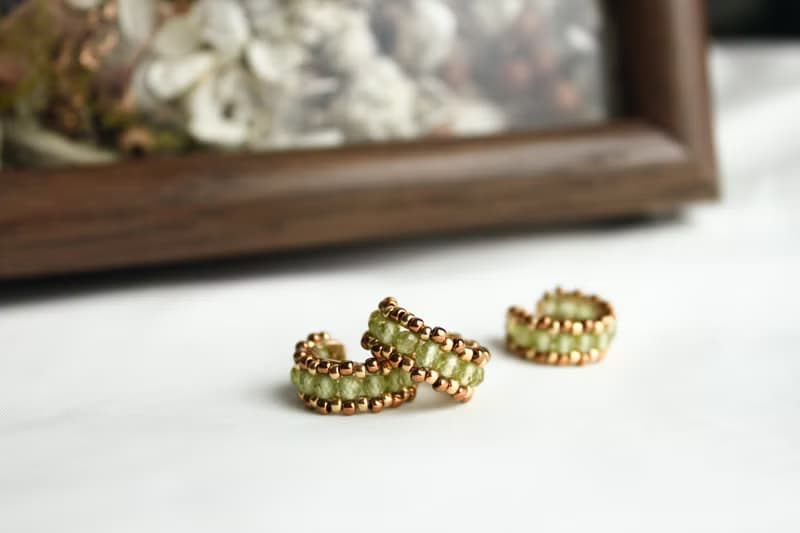 橄欖石耳骨夾 14kgf  橄欖石 耳骨夾 禮物