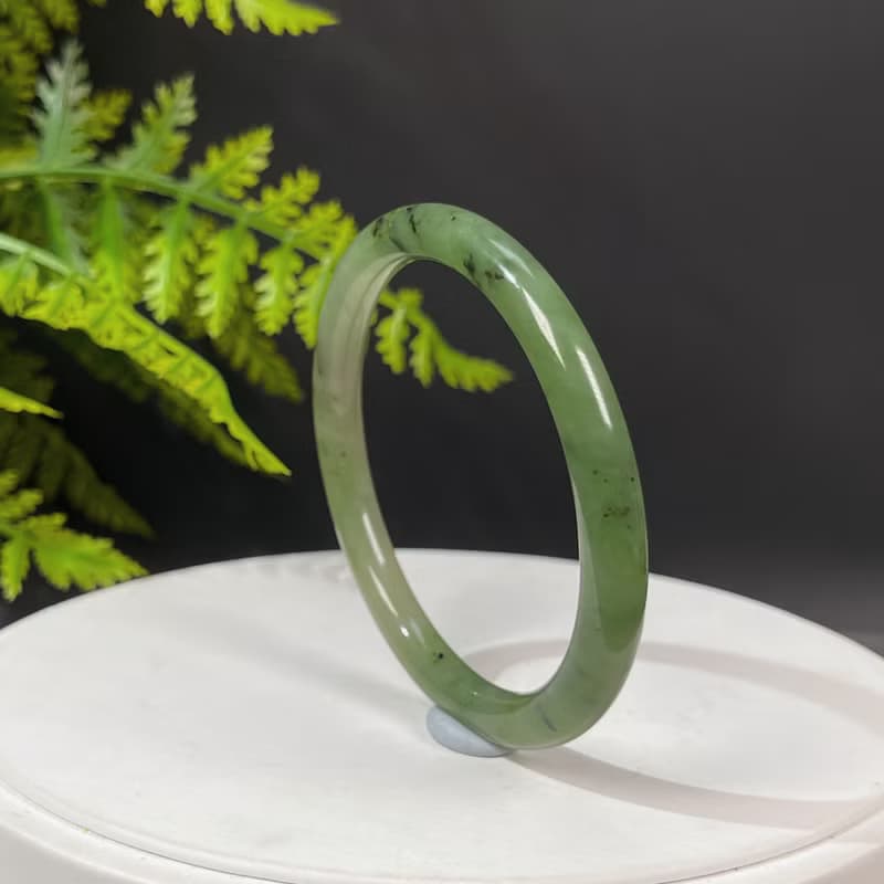和田玉碧玉手鐲58MM 俄料烏蘭海獼猴桃綠玉手環 附證書 清爽雅致