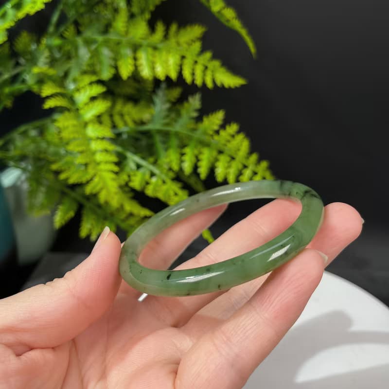 和田玉碧玉手鐲58MM 俄料烏蘭海獼猴桃綠玉手環 附證書 清爽雅致