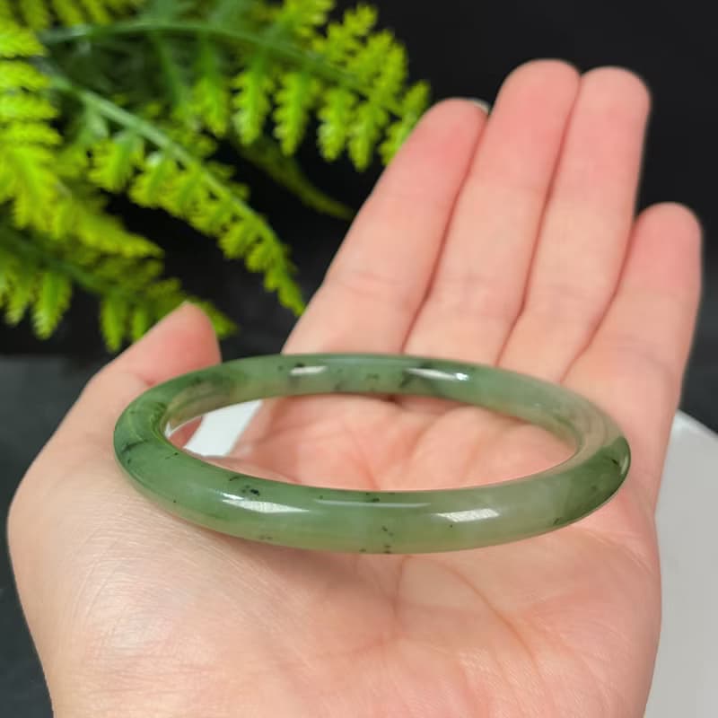 和田玉碧玉手鐲58MM 俄料烏蘭海獼猴桃綠玉手環 附證書 清爽雅致