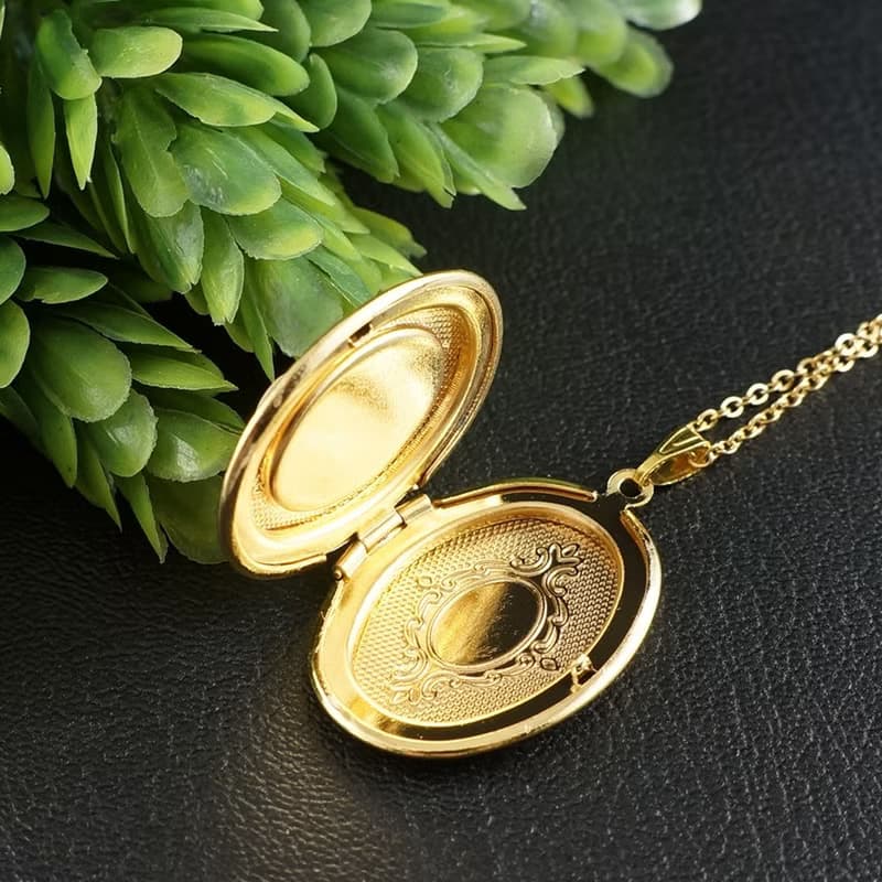 Pink Lady Girl Cameo Locket Oval Golden Photo Locket Pendant Necklace Jewelry