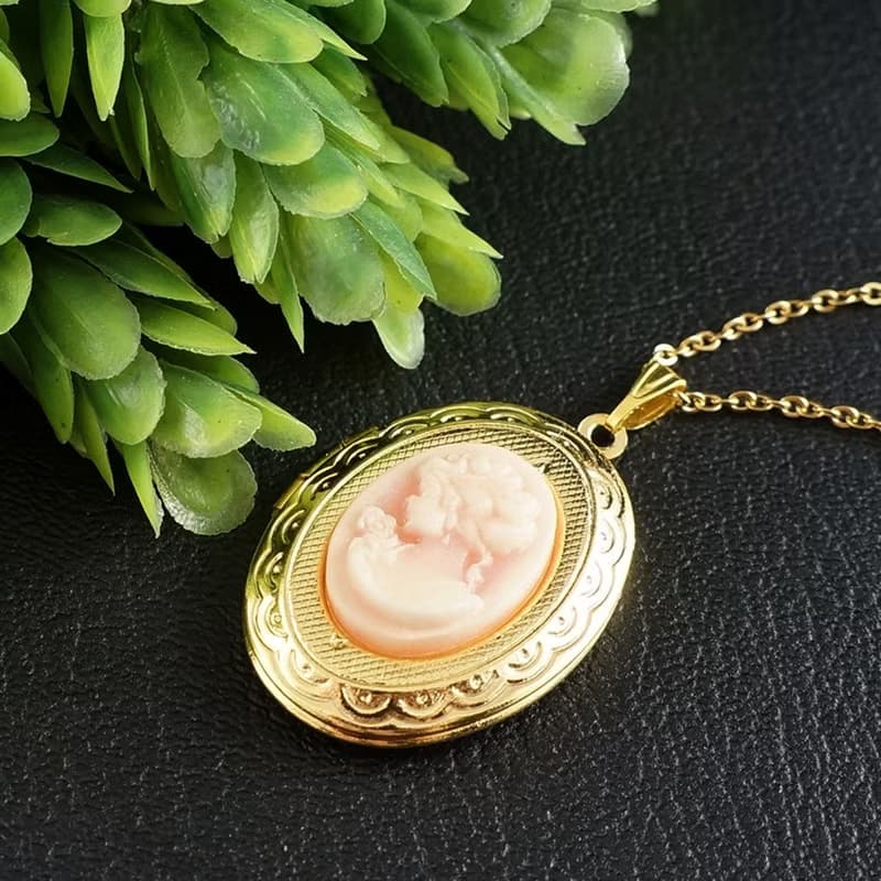 Pink Lady Girl Cameo Locket Oval Golden Photo Locket Pendant Necklace Jewelry