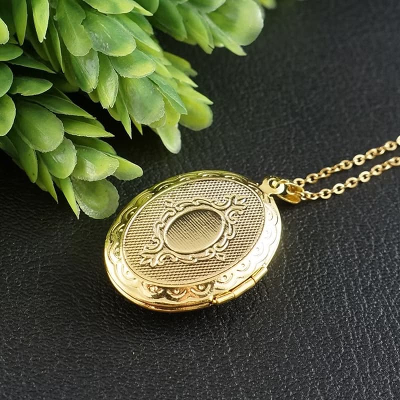 Pink Lady Girl Cameo Locket Oval Golden Photo Locket Pendant Necklace Jewelry