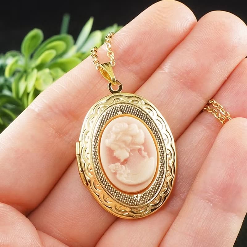 Pink Lady Girl Cameo Locket Oval Golden Photo Locket Pendant Necklace Jewelry