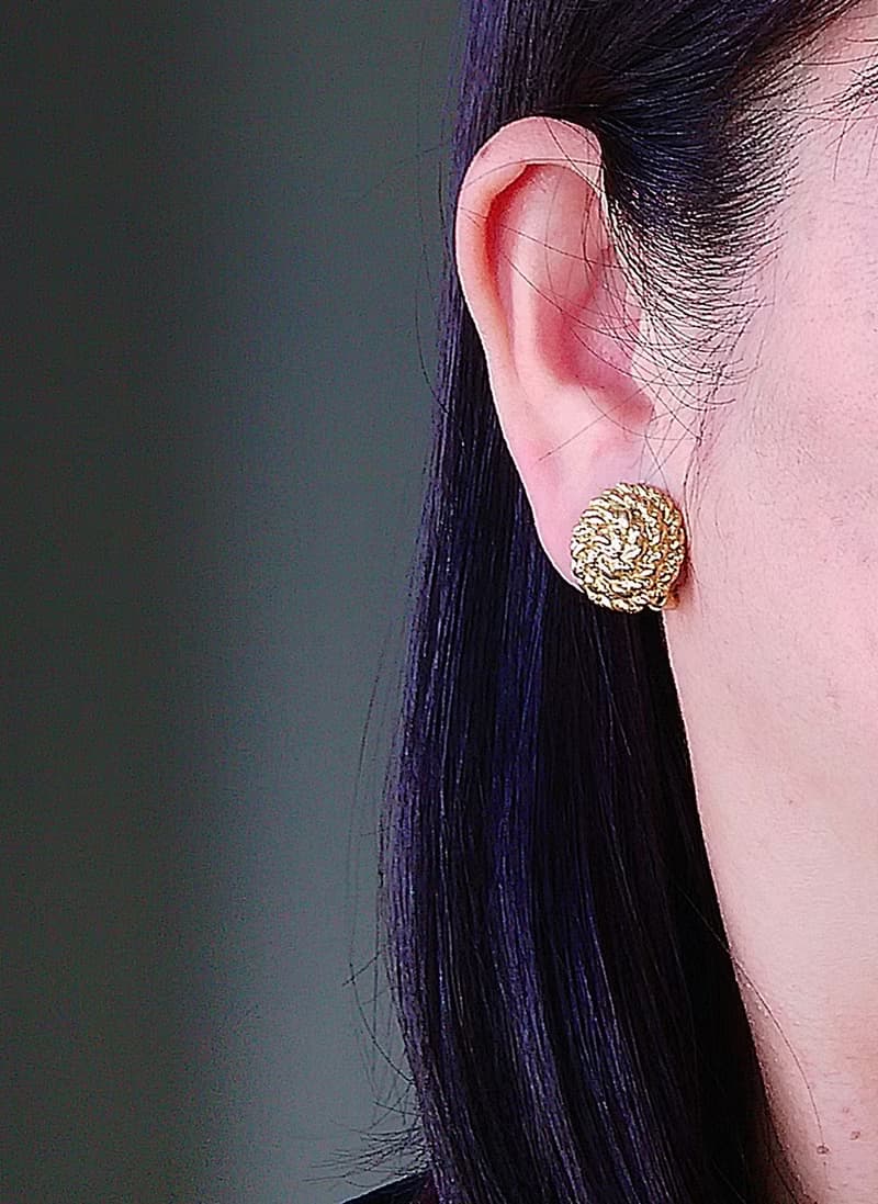 vintage jewelry  古典金色立體繩結狀 夾式耳環